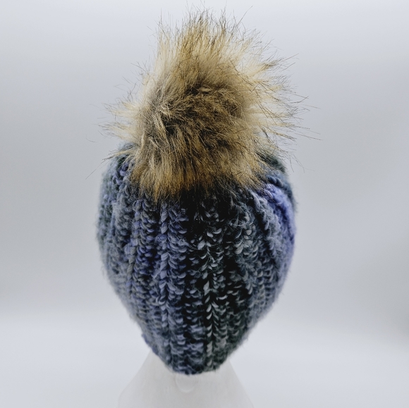 HAZEL & IVY | knit pompom beanie toque winter hat - Picture 6 of 7